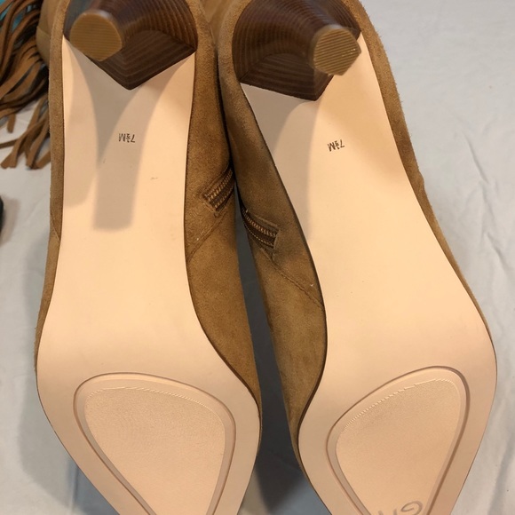 Fringe suede boots. “Christie”, Amanda Smith - Picture 4 of 9